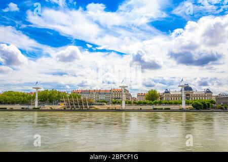 Rive du Rhône au centre de Lyon, région Auvergne-Rhône-Alpes, France Banque D'Images