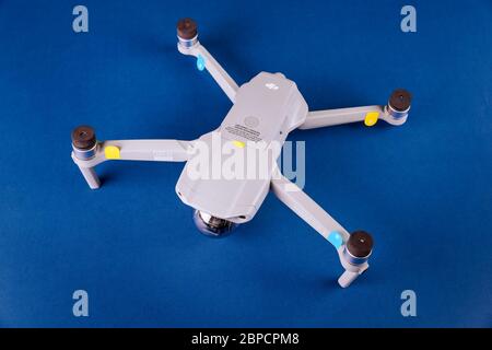 Los Angeles CA US 16 MAI 2020 : gros plan sur le nouveau drone DJI Mavic Air 2 de DJI avec une caméra HDR 4K 48 MP 60 IPS, montée sur une nacelle 3 axes Banque D'Images