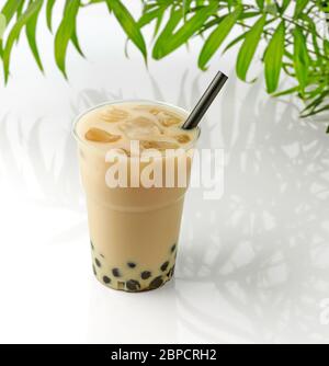 verre de thé glacé avec du lait Banque D'Images