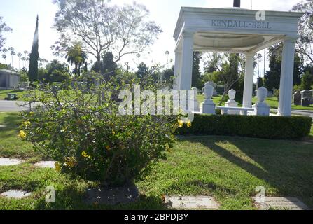 Hollywood, Californie, États-Unis 18 mai 2020 UNE vue générale de l'atmosphère de la tombe de John Huston au cimetière Hollywood Forever le 18 mai 2020 à Hollywood, Californie, États-Unis. Photo par Barry King/Alay stock photo Banque D'Images