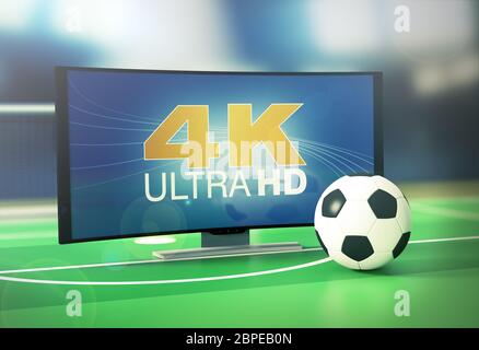 Panneaux plat avec 4k à l'écran et un ballon de foot, sur un terrain de soccer (rendu 3d) Banque D'Images