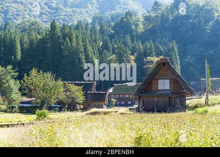 Shirakawago village traditionnel japonais Banque D'Images