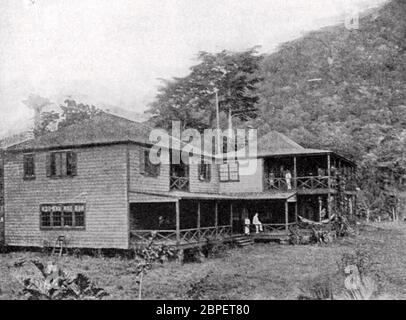 ROBERT LOUIS STEVENSON (1850-1894) romancier écossais. Sa maison à Vailima, Samoa, dans les années 1890 Banque D'Images