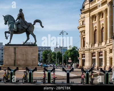 Bucarest/Roumanie - 05.16.2020: Fondation de l'Université Carol I et Bibliothèque de l'Université centrale de Bucarest. Un rempart emblématique à Bucarest. Louer un Banque D'Images