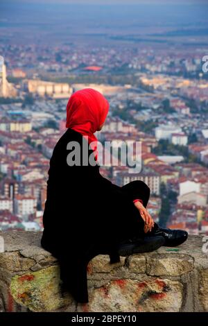 Les femmes musulmanes à la recherche du château d''Afyon Banque D'Images