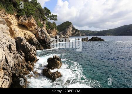 Baie de Lipades sur l'île de Corfou dans la mer Ionienne Banque D'Images