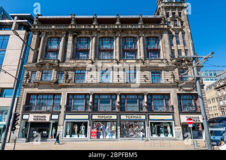 Extérieur de Topshop et Topman Department Store au coin de la rue Princes Street et South St Andrew Street à Édimbourg, Écosse, Royaume-Uni Banque D'Images