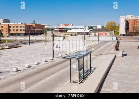 Des rues et des places vides à Berlin pendant la crise de la couronne. En raison de la pandémie de Covid-19, la ville semble déserte. Ici: Kulturforum Banque D'Images