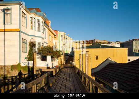 Valparaiso, région de Valparaiso, Chili, Amérique du Sud - maisons typiques sur les collines de Cerro Concepcion Banque D'Images