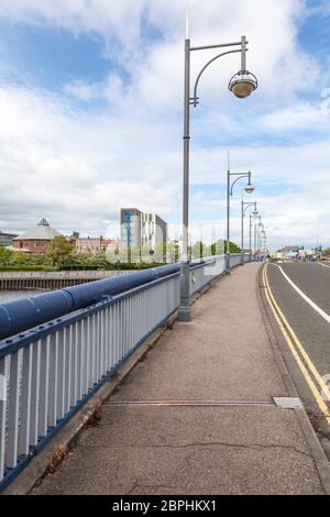 La Princesse de Galles traverse le boulevard du Conseil de l'Europe à Stockton sur Tees, Angleterre, Royaume-Uni Banque D'Images