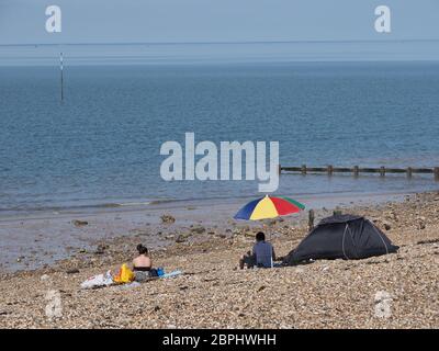 Sheerness, Kent, Royaume-Uni. 19 mai 2020. Une journée ensoleillée et chaude à Sheerness, Kent. Crédit : James Bell/Alay Live News Banque D'Images