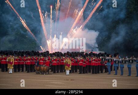 Battre la retraite 2018 à Horse Guards Parade, Londres, Royaume-Uni Banque D'Images