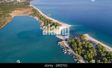 Vue aérienne de Glarokavos beach dans la péninsule de Kassandra. Halkidiki, Grèce Banque D'Images