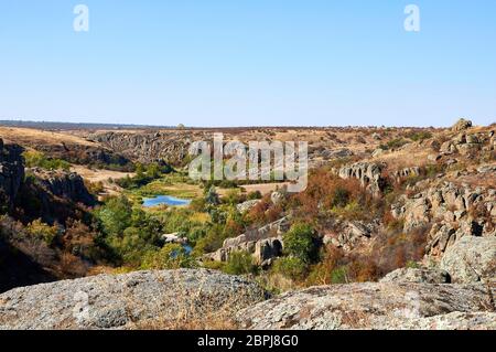 Dans Aktovsky Kanyoin Mertvovod River de Mykolaïv, Ukraine, parc national Bugsky Gard Banque D'Images