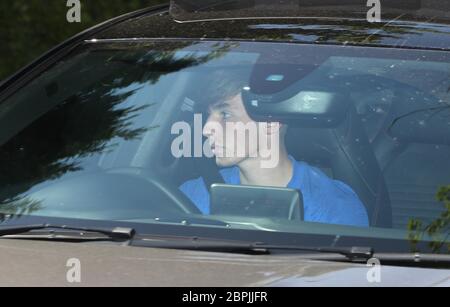 Cobham, Royaume-Uni. 19 mai 2020. Les footballeurs de Chelsea arrivent sur le terrain d'entraînement des clubs à Cobham. C'est aujourd'hui la première fois que les joueurs de la Premier League sont autorisés à s'entraîner en groupe et c'est la première étape vers le redémarrage de la Premier League. Crédit : James Boardman/Alay Live News Banque D'Images