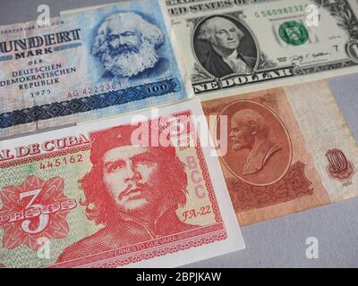 Portraits de Marx, Washington, Che Guevara et Lénine sur les billets DDR, USA, Cuba et CCCP Banque D'Images