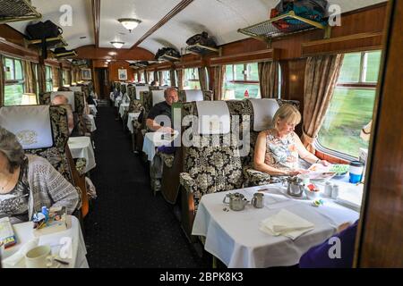 Vue depuis un train à vapeur spécial sur le site de la gare de Carlisle, North Yorkshire, Angleterre, Royaume-Uni Banque D'Images