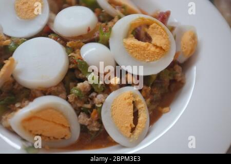 La Salade de haricots d'aile ou yum Tua Poo ,Thai épicé Banque D'Images