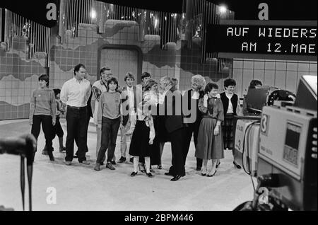 Arr-Ain-Ain-Ain-Ain-Ain-Ain-Ain-Ain-15.01.1983 - Verabschiedung aller Gäste // ARD-Ain-Ain-Ain-Ain-Ain-Ain-Ain-Ain-Ain // 15.01.1983 Banque D'Images