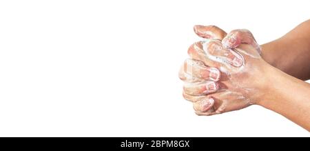 Jeune homme se laver les mains avec du savon, détail de gros plan sur les bulles de savon, isolé sur blanc, bannière vide espace gauche. Peut être utilisé pendant le coronavirus covid- Banque D'Images