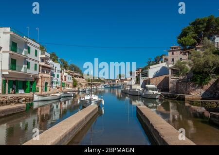 Cala Figuera, Îles Baléares/Espagne; mai/19/2020: Port de Cala Figuera avec bateaux typiques de Majorque amarrés Banque D'Images