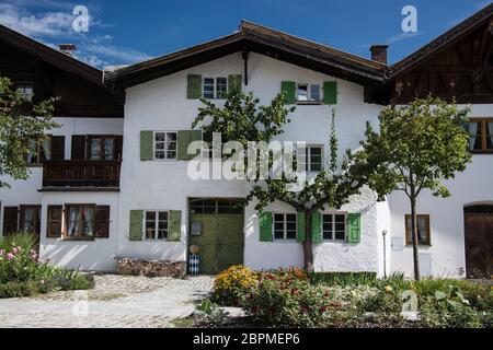 Mittenwald est une commune allemande dans le district de Garmisch-Partenkirchen, en Bavière. Banque D'Images