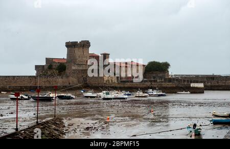 Port et un fort de Socoa en France Banque D'Images