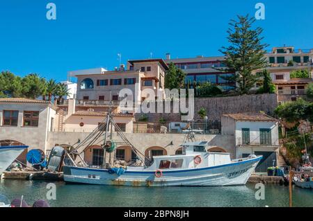 Cala Figuera, Îles Baléares/Espagne; mai/19/2020: Port de Cala Figuera avec bateaux typiques de Majorque amarrés Banque D'Images