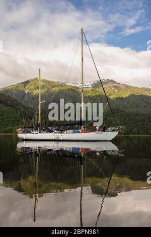 Ketch 'Ocean Light II' à Khutzeymateen Inlet Conservancy, côte nord de la Colombie-Britannique Banque D'Images