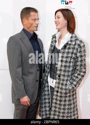 Photocall til Schweiger - Der deutsche Schauspieler, Regisseur, Drehbuchautor und Produzent til Schweiger mit der kanadischen Schauspielin Lauren Lee Smith BEI der Premiere des films 'One Way' von Reto Salimbeni. Banque D'Images