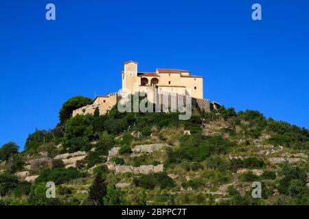 Santuari de Sant Salvador, forteresse fortifiée au-dessus de la ville d'Arta, Majorque, Espagne Banque D'Images