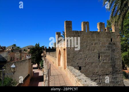 Porta del Moll, porte principale de la vieille ville d'Alcudia, Majorque, Iles Baléares, Espagne Banque D'Images