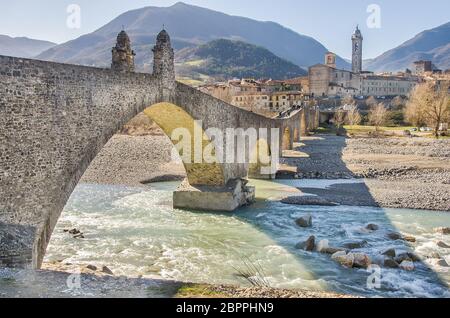 Bobbio - Val Trebbia river - Bridge - Piacenza - Émilie-romagne - Italie Banque D'Images