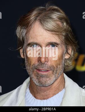 (DOSSIER) Michael Bay produira un film sur la pandémie COVID-19 du coronavirus qui filera pendant la pandémie. Michael Bay a ajouté sa puissance de production à un nouveau film, appelé Songbird, qui sera filmé pendant la pandémie du coronavirus. HOLLYWOOD, LOS ANGELES, CALIFORNIE, États-Unis - DÉCEMBRE 09 : le réalisateur Michael Bay arrive à la première de Paramount Pictures 'Bumblebee' de Los Angeles, qui s'est tenue au Théâtre chinois IMAX de TCL le 9 décembre 2018 à Hollywood, Los Angeles, Californie, États-Unis. (Photo de Xavier Collin/image Press Agency) Banque D'Images