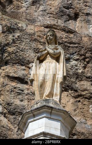 Basilique de St-Sauveur à la ville de pèlerinage de Rocamadour, cité épiscopale et sanctuaire de la Bienheureuse Vierge Marie, Lot, Midi-Pyrénées, France Banque D'Images