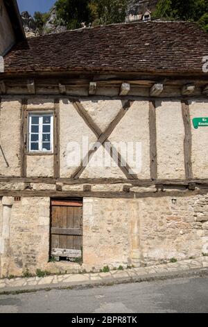 Rocamadour, France - 3 septembre 2018 : maison ancienne dans la ville de pèlerinage de Rocamadour, cité épiscopale et sanctuaire de la Bienheureuse Vierge Marie, Lot, Midi Banque D'Images