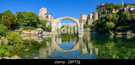 Panorama du pont de Mostar, pont ottoman à Mostar, Bosnie-Herzégovine Banque D'Images