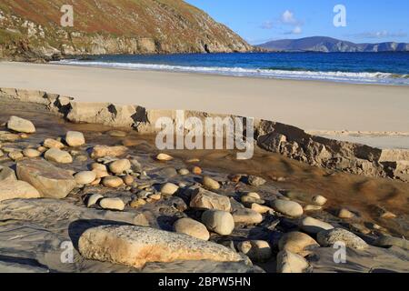 Keem Beach sur l'île d'Achill, comté de Mayo, Connaught, Irlande, Europe Banque D'Images