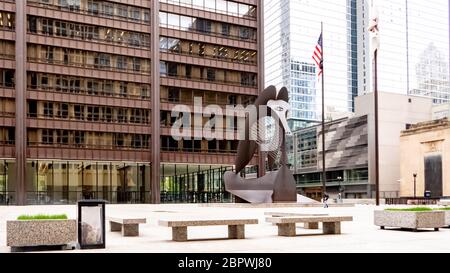 Vue sur Picasso de Chicago, une sculpture monumentale sans titre de Pablo Picasso sur Daley Plaza. Banque D'Images