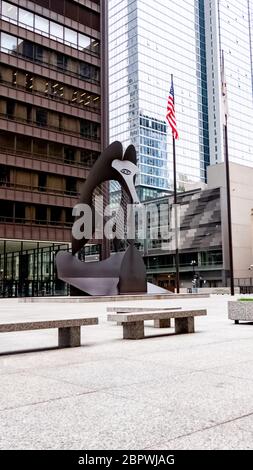 Vue sur Picasso de Chicago, une sculpture monumentale sans titre de Pablo Picasso sur Daley Plaza. Banque D'Images