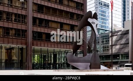 Vue sur Picasso de Chicago, une sculpture monumentale sans titre de Pablo Picasso sur Daley Plaza. Banque D'Images