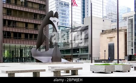 Vue sur Picasso de Chicago, une sculpture monumentale sans titre de Pablo Picasso sur Daley Plaza. Banque D'Images