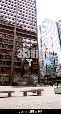 Vue sur Picasso de Chicago, une sculpture monumentale sans titre de Pablo Picasso sur Daley Plaza. Banque D'Images