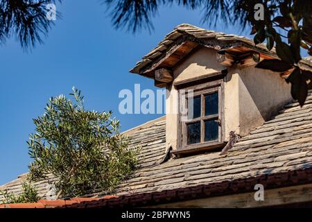Fenêtre sur le toit du monastère du Mont Athos Banque D'Images