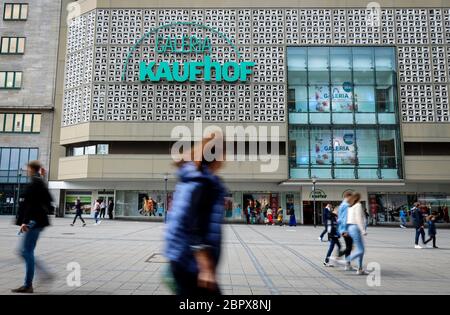 Essen, région de la Ruhr, Rhénanie-du-Nord-Westphalie, Allemagne - Galeria Karstadt Kaufhof branche Kettwigler Strasse. Essen, Ruhrgebiet, Nordrhein-Westfalen, Deutsch Banque D'Images