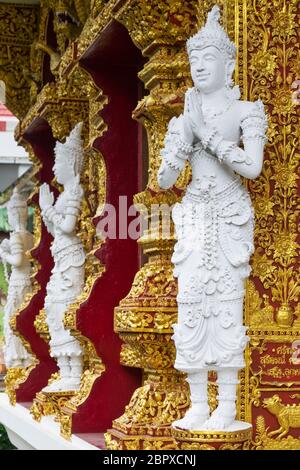 Statue à Wat Bupfaram dans la vieille ville de Chiang Mai, Thaïlande Banque D'Images