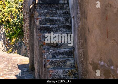 Détail d'escalier d'une ancienne maison sicilienne Banque D'Images