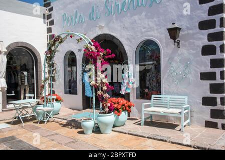 Shopping à Marina Roubicon, Playa Blance, Lanzarote, îles Canaries Banque D'Images