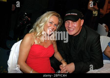 UNESCO Benefiz-Gala à Cologne 2008 - Boxer Axel Schulz mit Ehefrau Patricia Banque D'Images