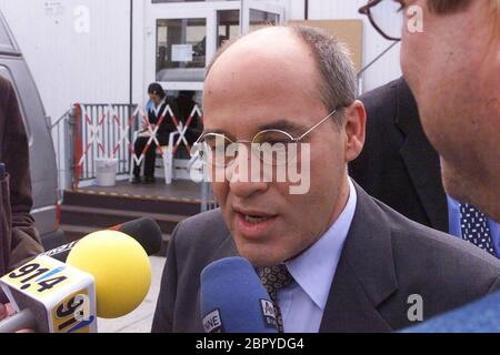 IFA Berlin 2001 - Celebrity observations - Gregor Gysi Banque D'Images